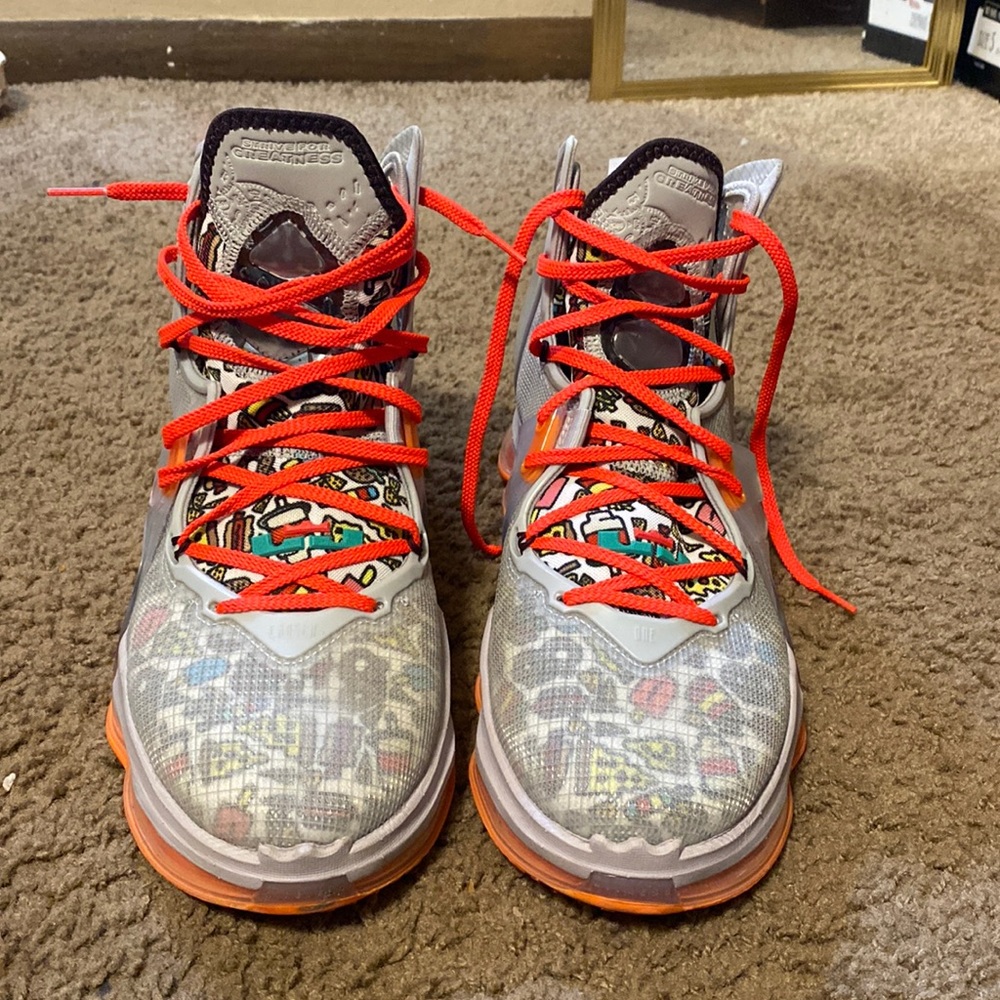 LeBron James Womens Basketball shoes